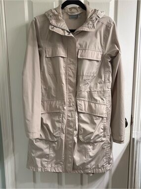 Like New Athleta Downpour Rain Jacket